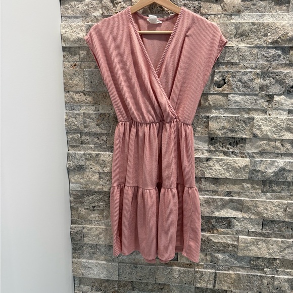 Caution To The Wind Blush Midi Dress size M stretchy and comfortable - Picture 2 of 6